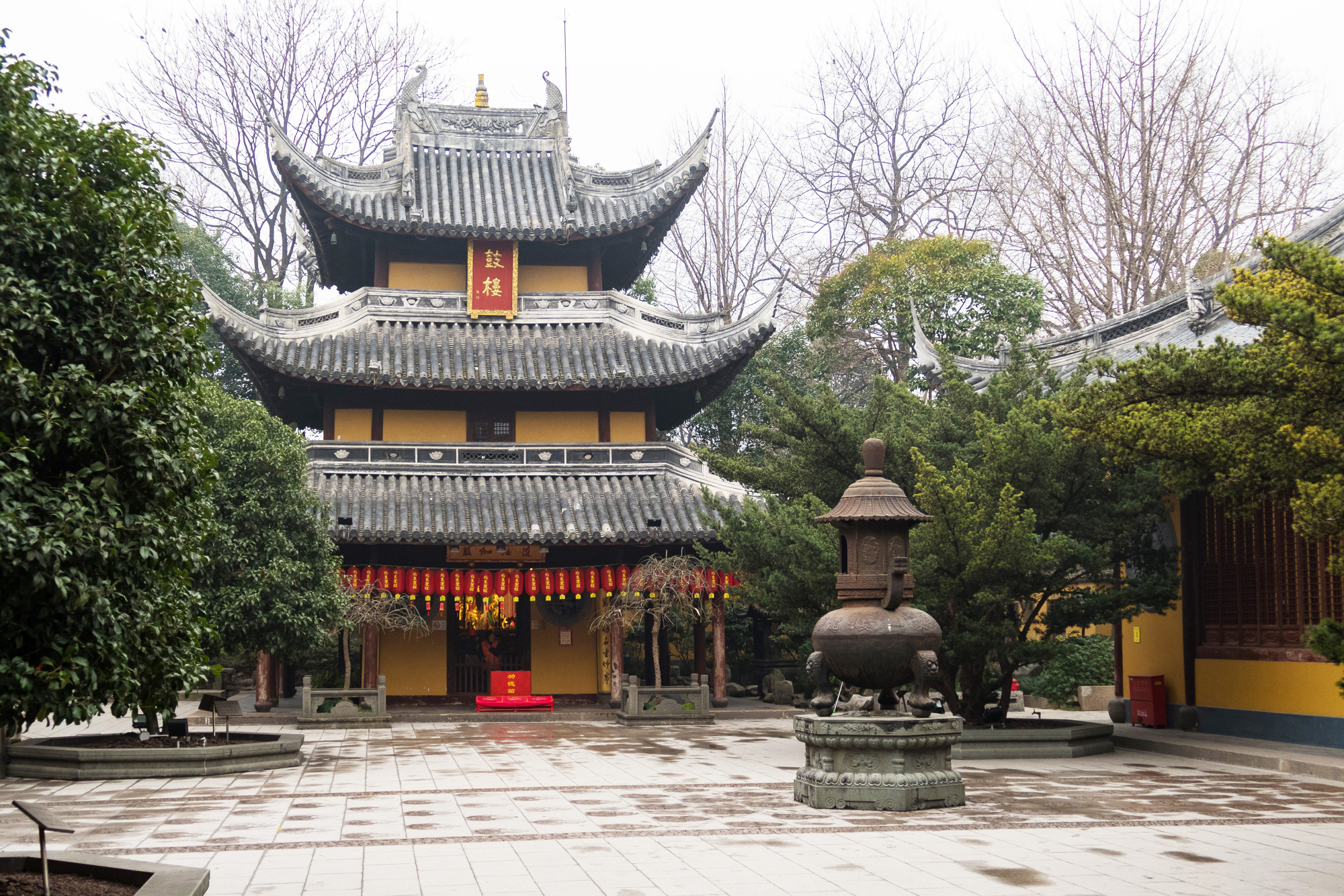 Храм Лонхуа (Longhua Si)